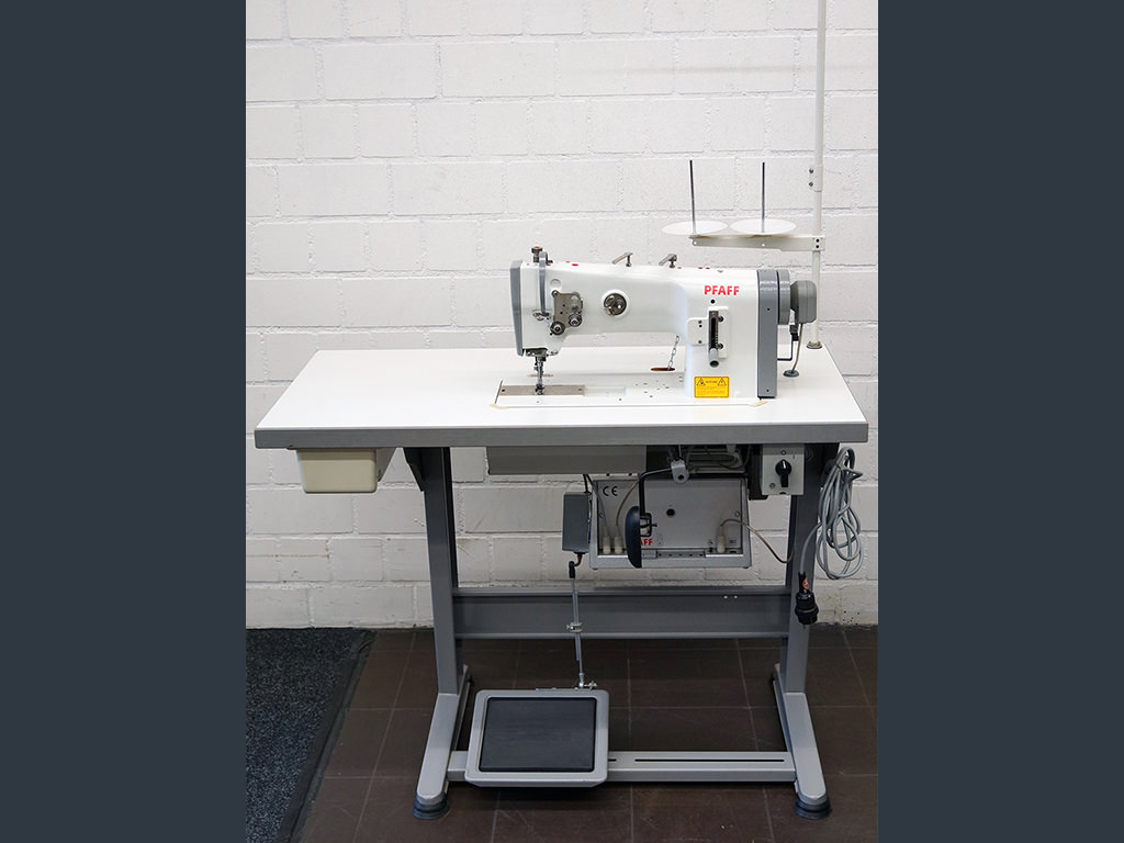 Pfaff 1245 002-011 CLMN Flat bed sewing machine