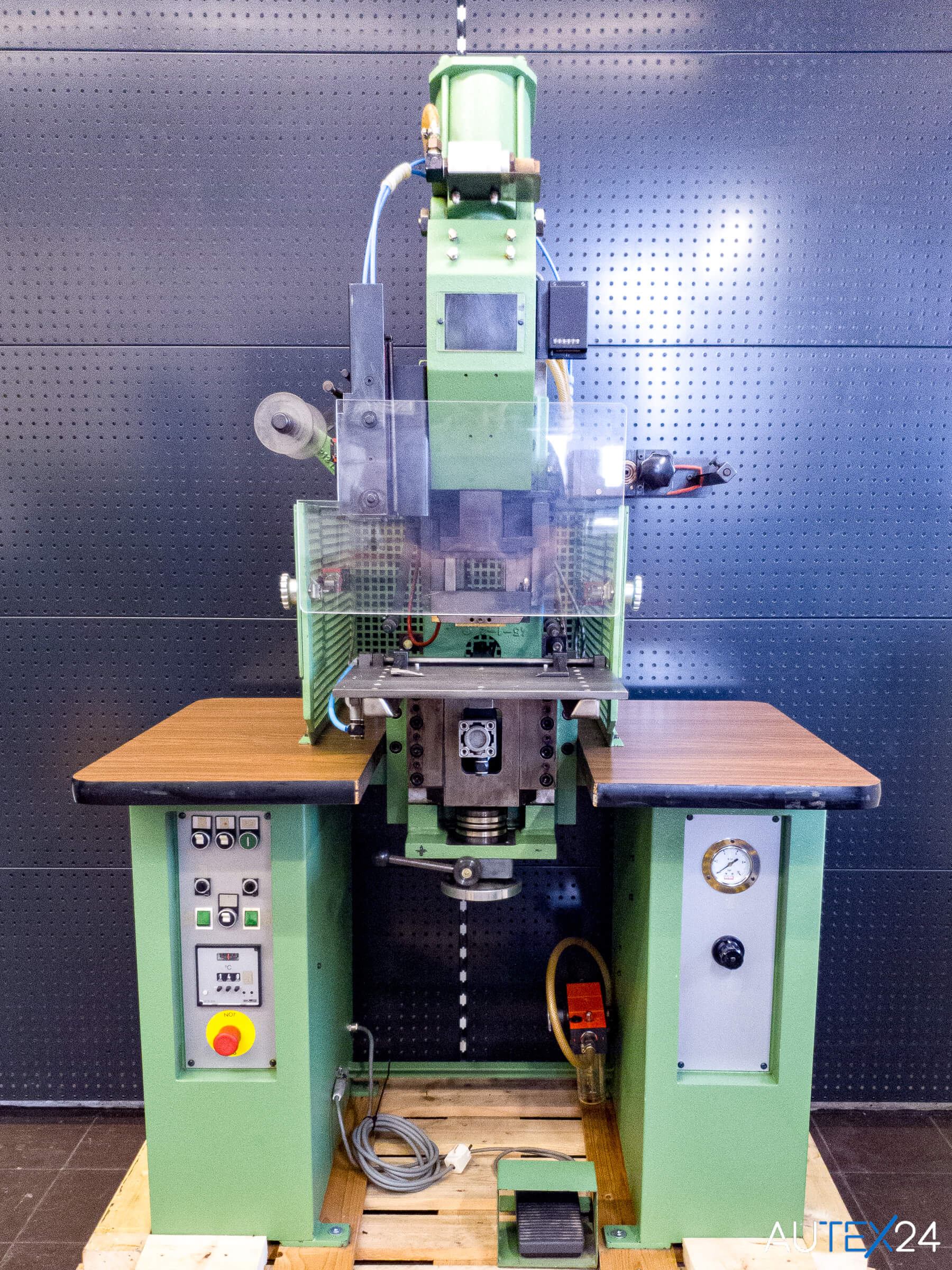 PMF 335 Pneumatic hot stamping machine